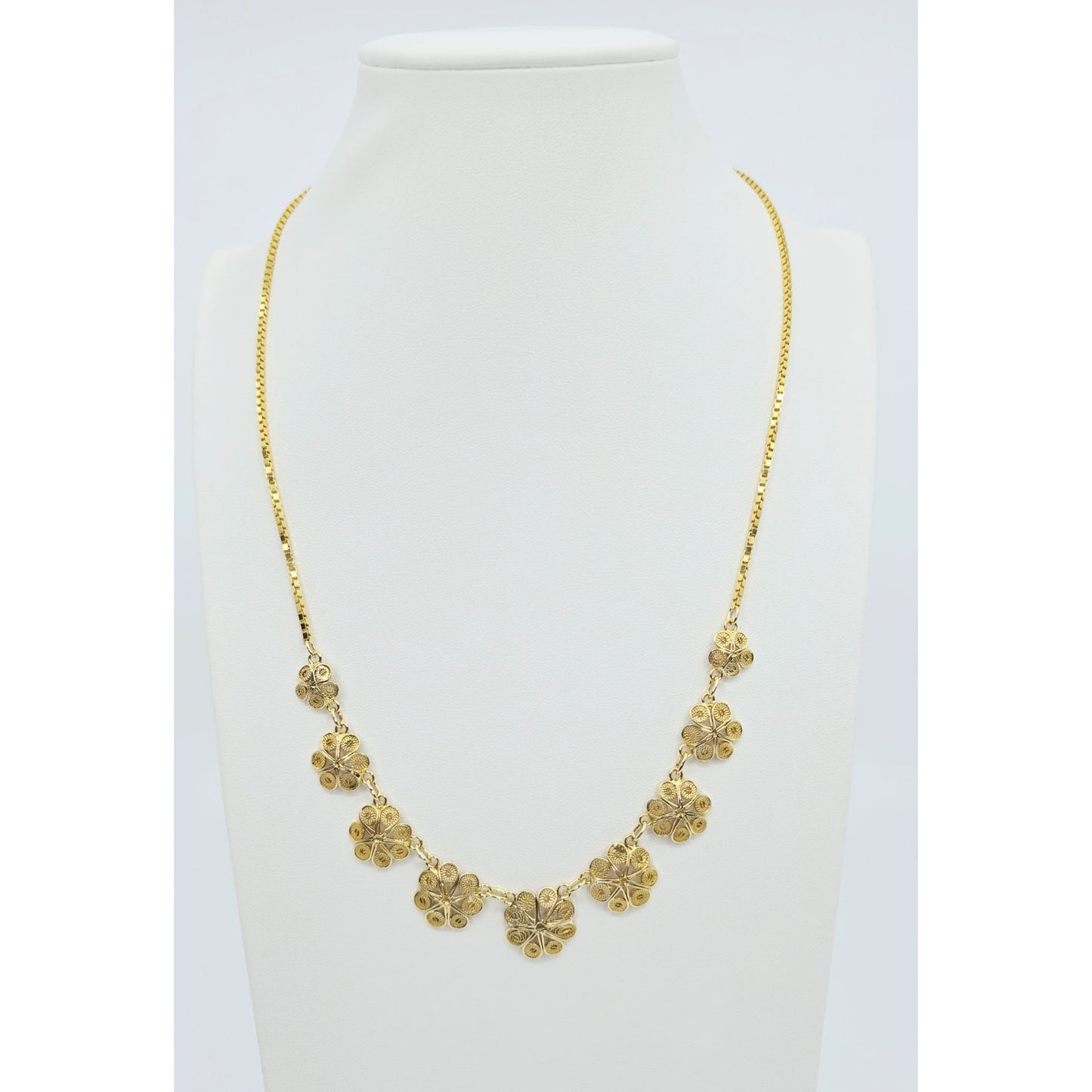 14K Yellow Gold Box Link Graduated Flower Chain Necklace