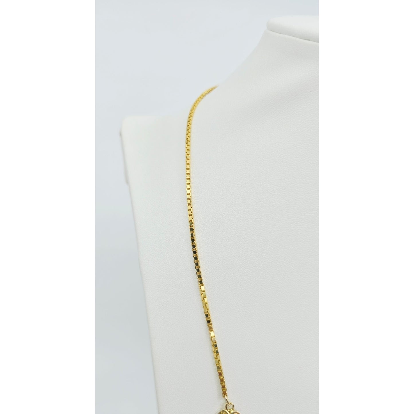 14K Yellow Gold Box Link Graduated Flower Chain Necklace