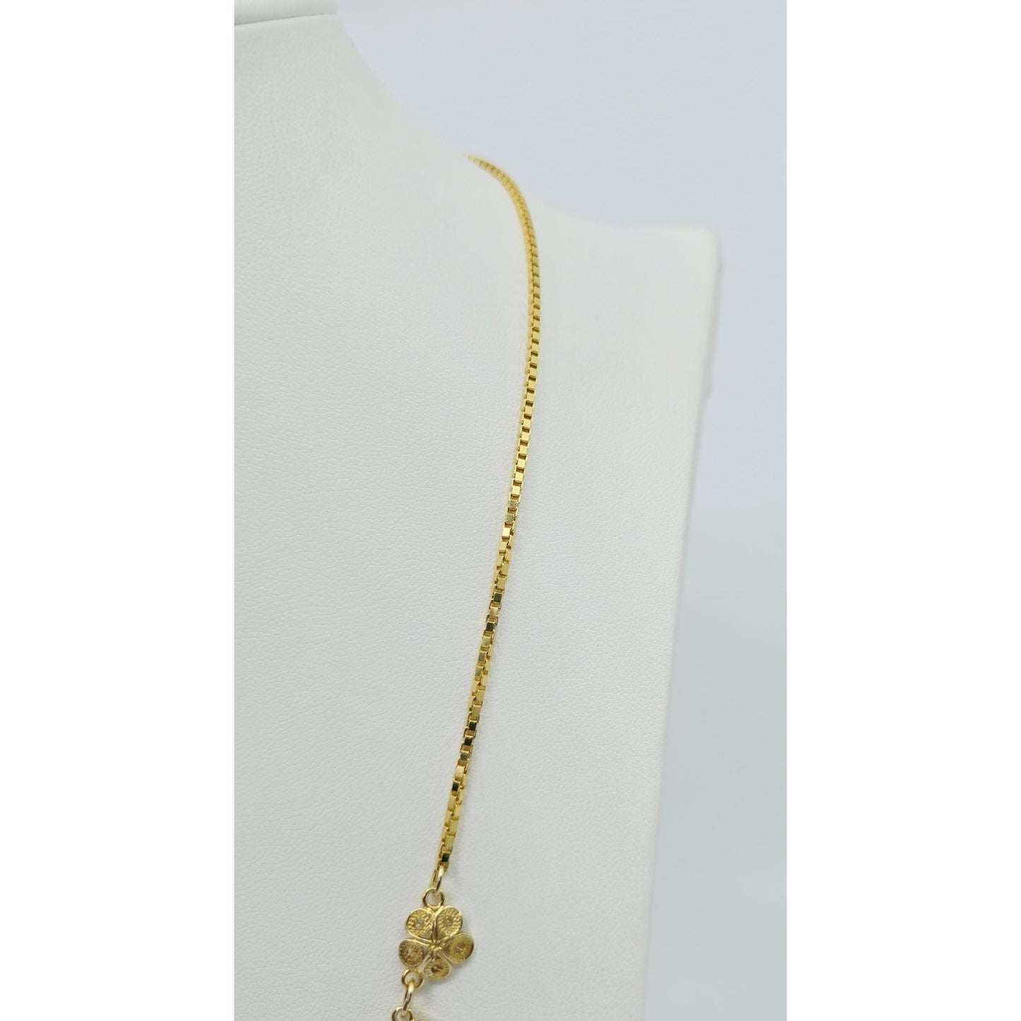 14K Yellow Gold Box Link Graduated Flower Chain Necklace