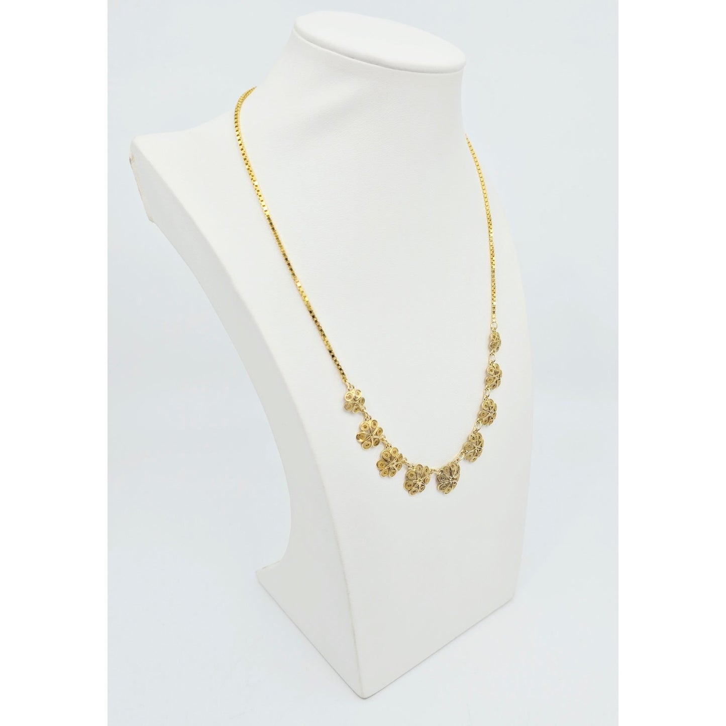 14K Yellow Gold Box Link Graduated Flower Chain Necklace