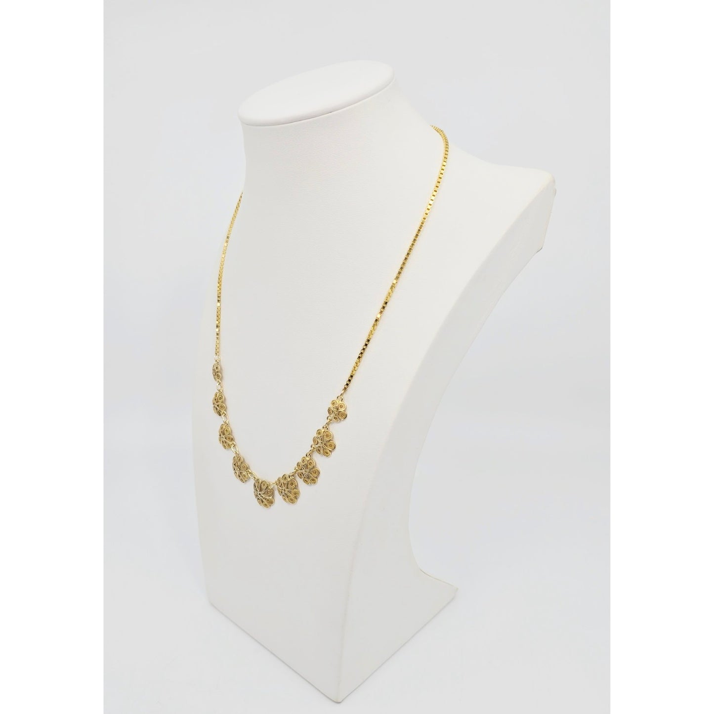 14K Yellow Gold Box Link Graduated Flower Chain Necklace