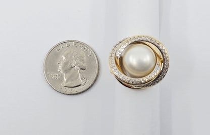 14K Yellow Gold Pearl & Diamond Knot Swirl Ring