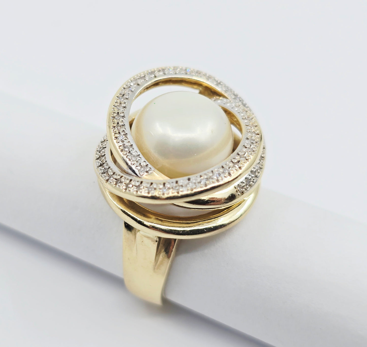 14K Yellow Gold Pearl & Diamond Knot Swirl Ring