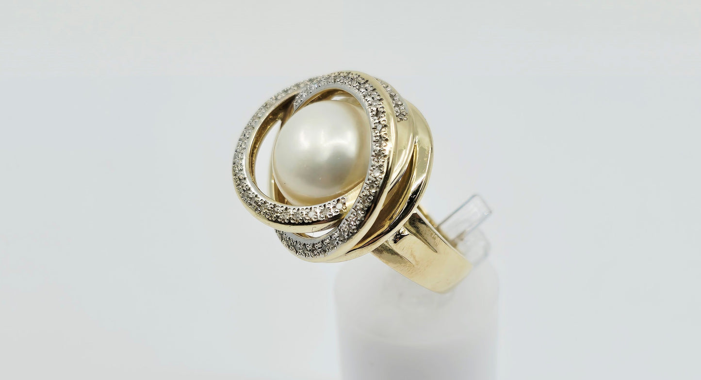 14K Yellow Gold Pearl & Diamond Knot Swirl Ring