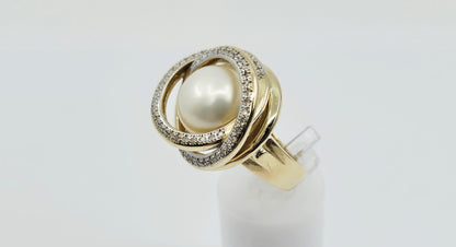 14K Yellow Gold Pearl & Diamond Knot Swirl Ring