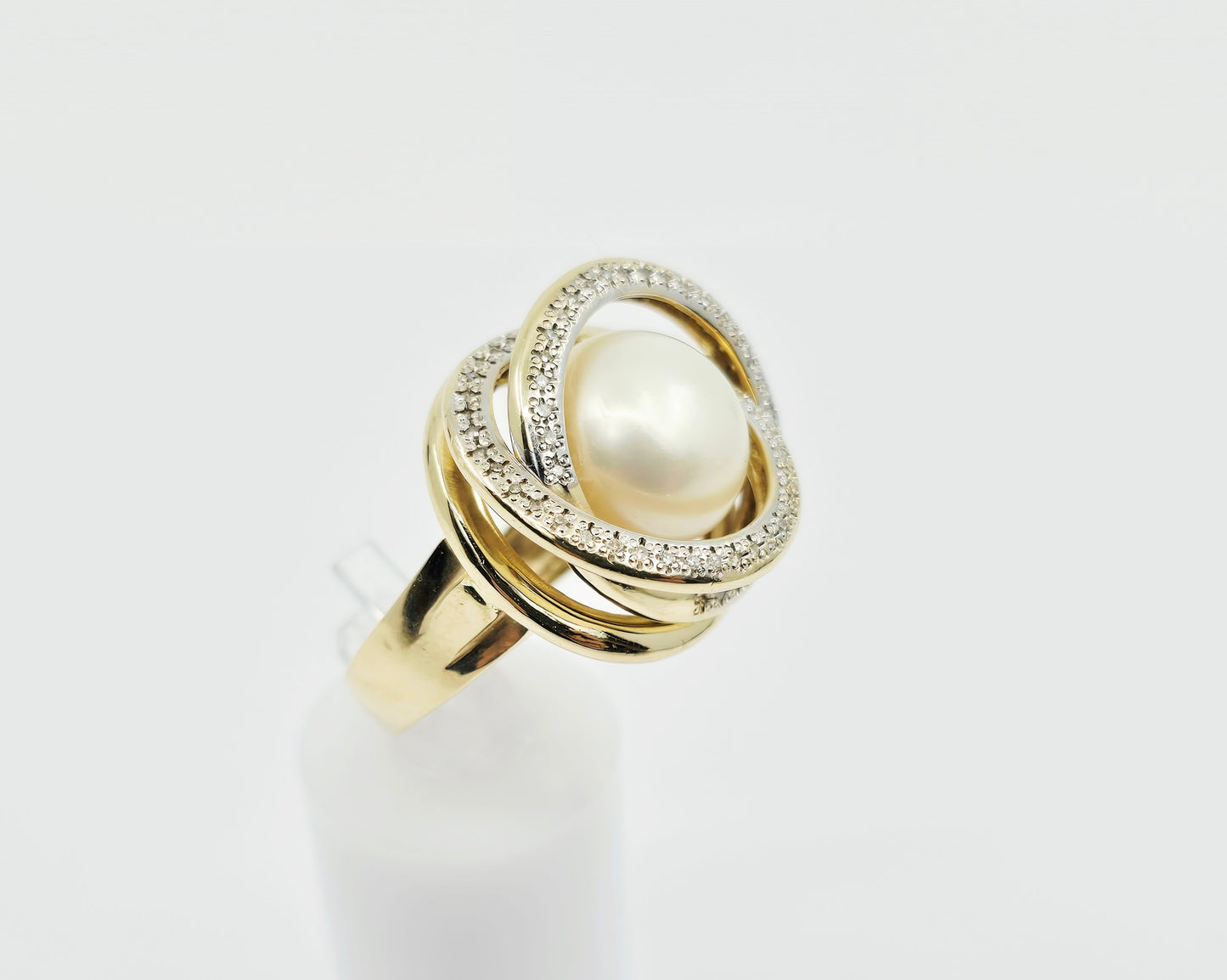14K Yellow Gold Pearl & Diamond Knot Swirl Ring