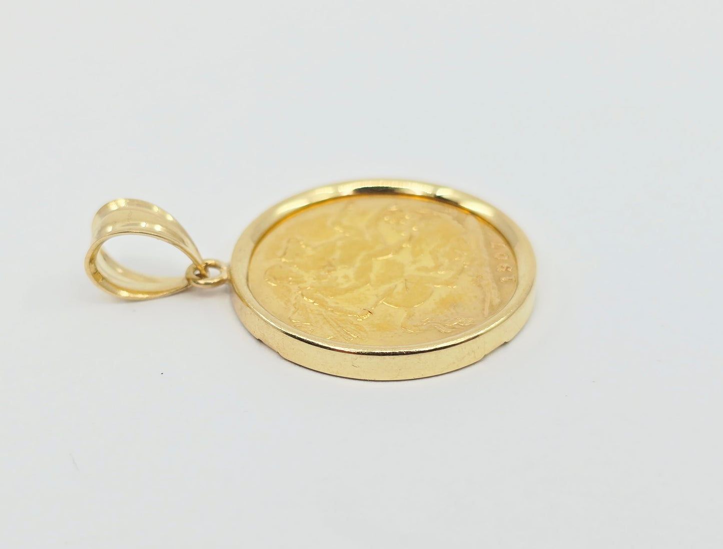 1907 United Kingdom Gold Sovereign Coin London King Edward VII Charm Pendant