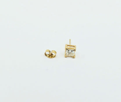 18K Yellow Gold Single Princess Cut White Diamond Stud Earring