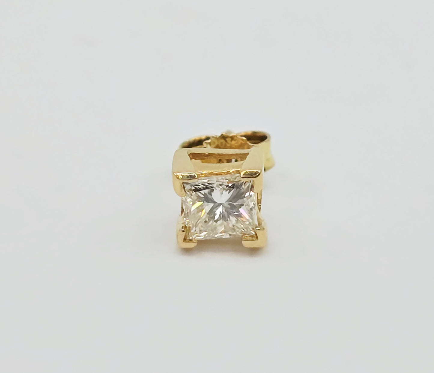 18K Yellow Gold Single Princess Cut White Diamond Stud Earring