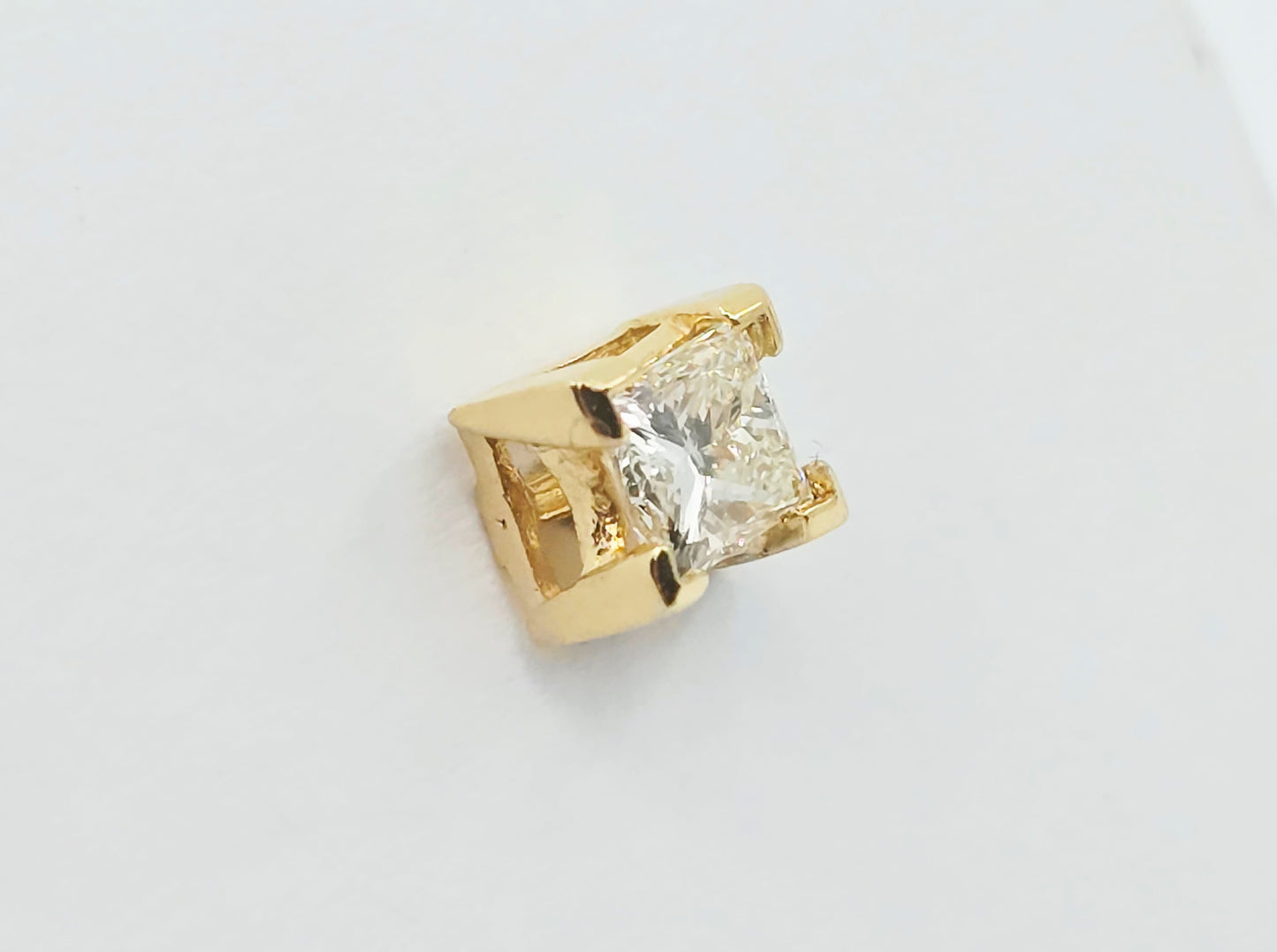 18K Yellow Gold Single Princess Cut White Diamond Stud Earring