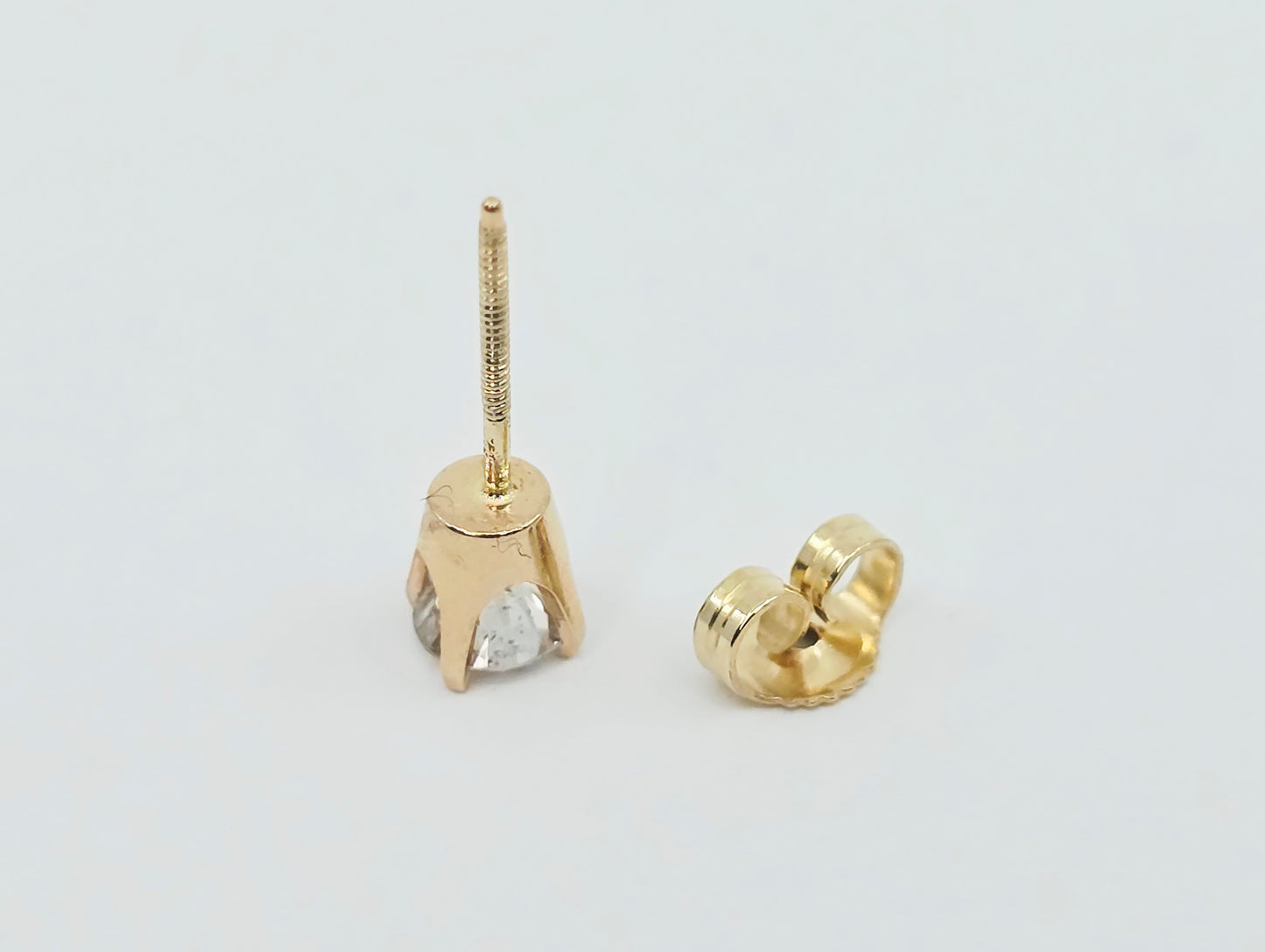 Single 14K Yellow Gold Round Cut Diamond Stud Earring