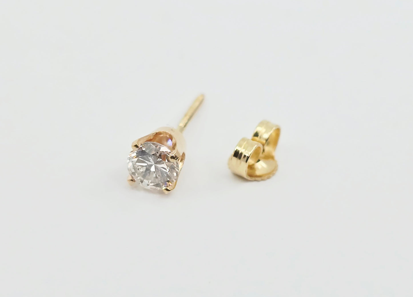Single 14K Yellow Gold Round Cut Diamond Stud Earring