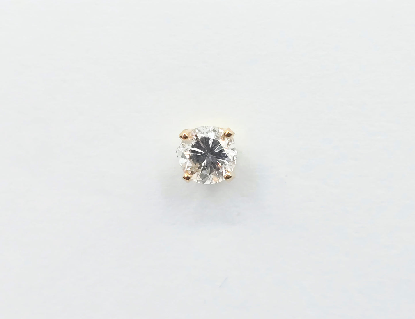 Single 14K Yellow Gold Round Cut Diamond Stud Earring