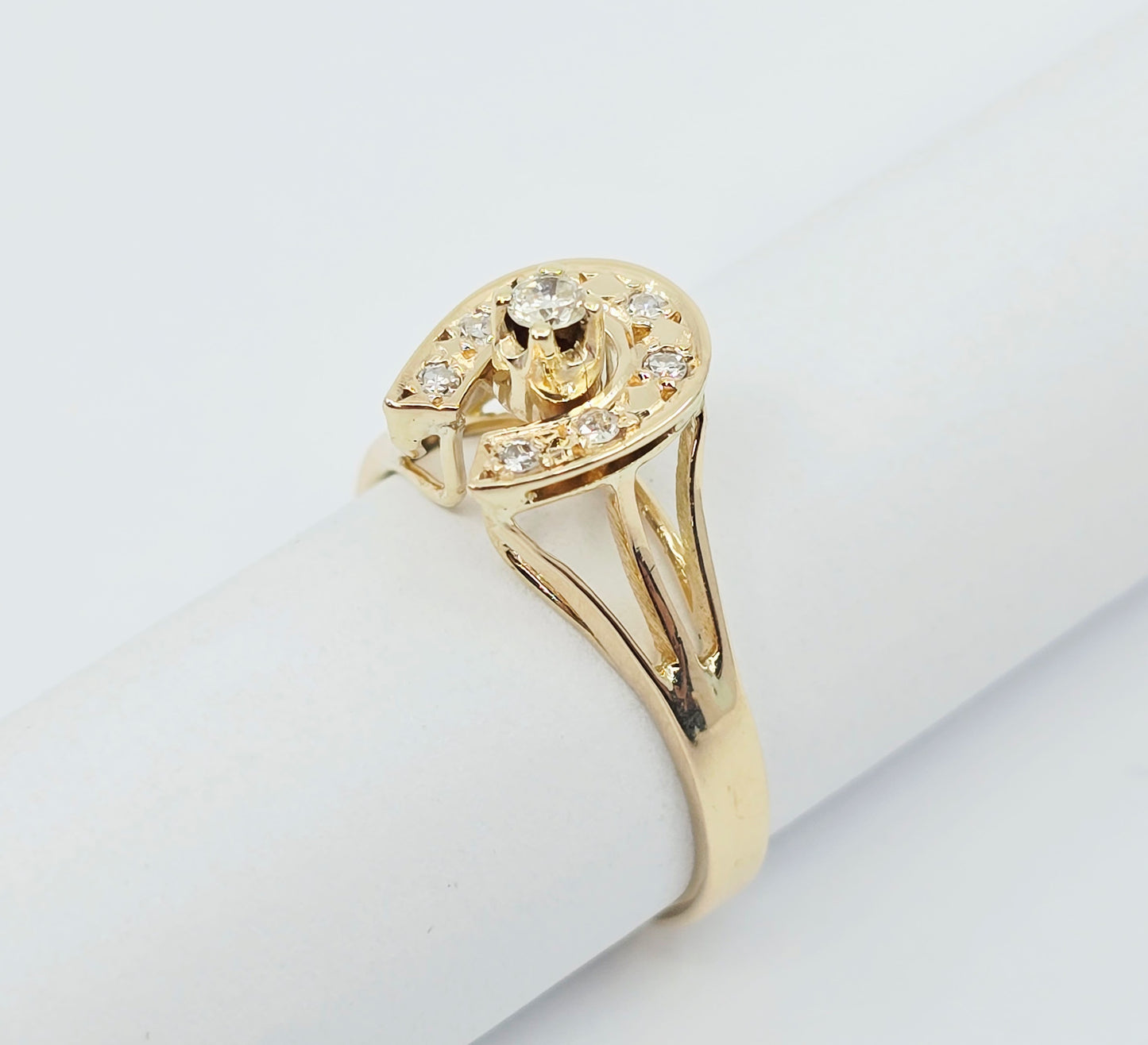 10K Yellow Gold Diamond Horse Shoe Ring
