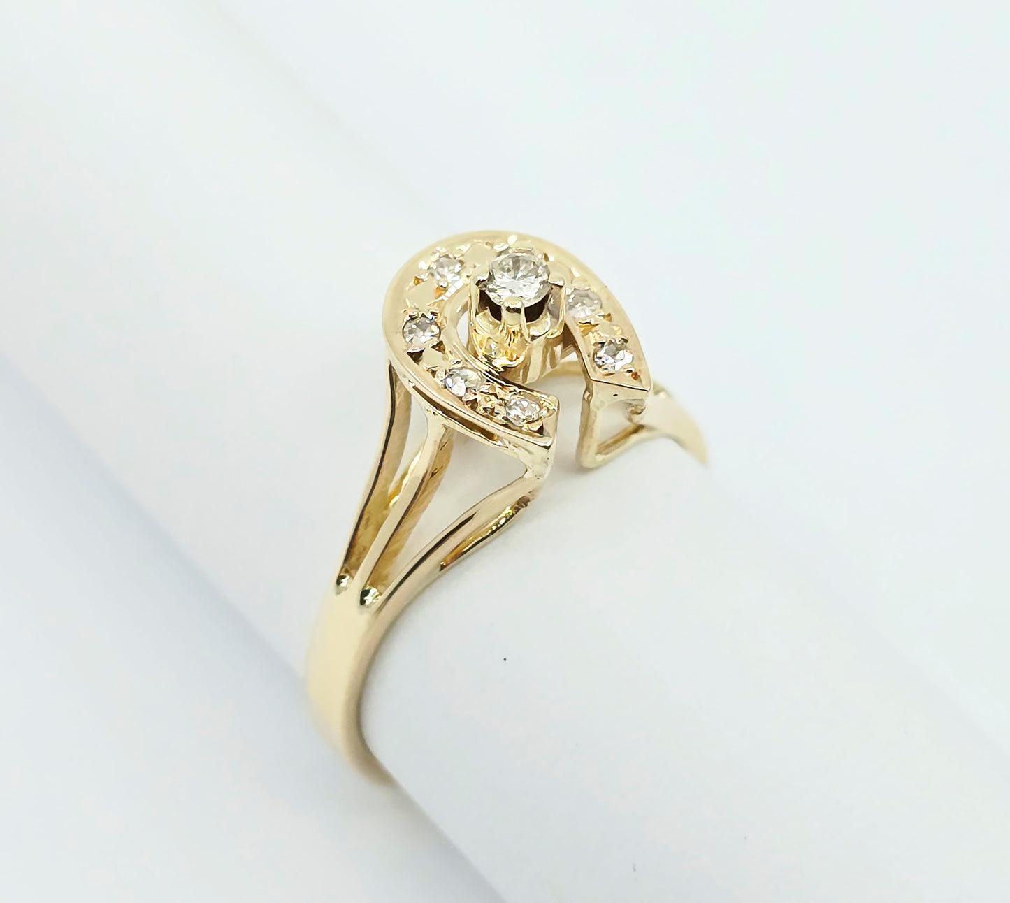 10K Yellow Gold Diamond Horse Shoe Ring