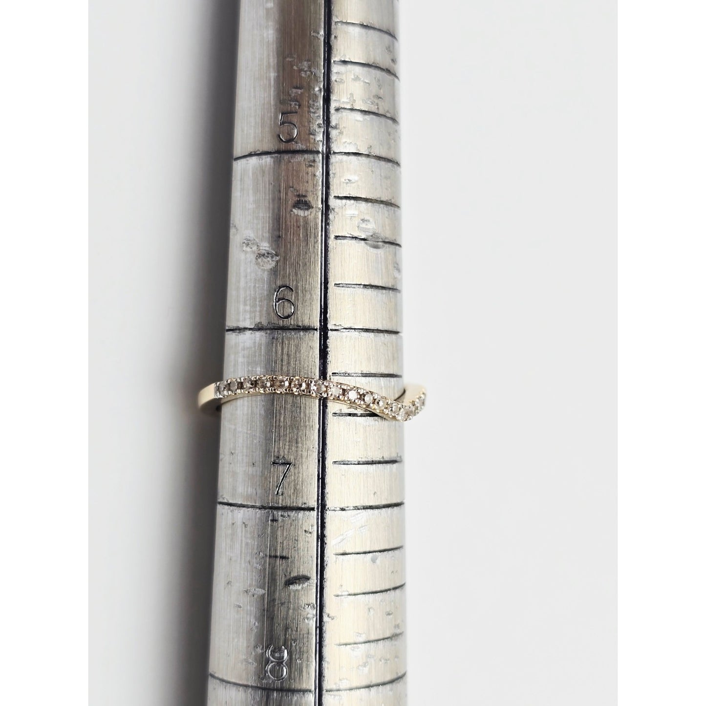 14K Yellow Gold V Shaped Diamond Ring