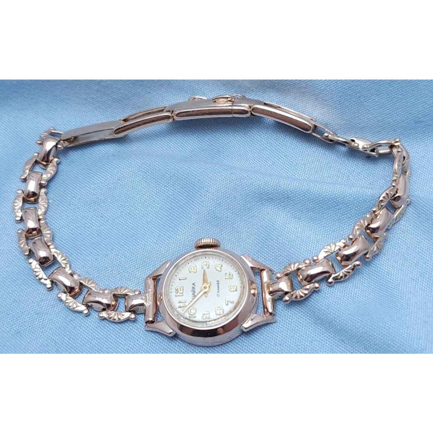 Vintage Chaika USSR Soviet Gold 14k 583 Rose Gold 17mm Womens Mechanical Watch