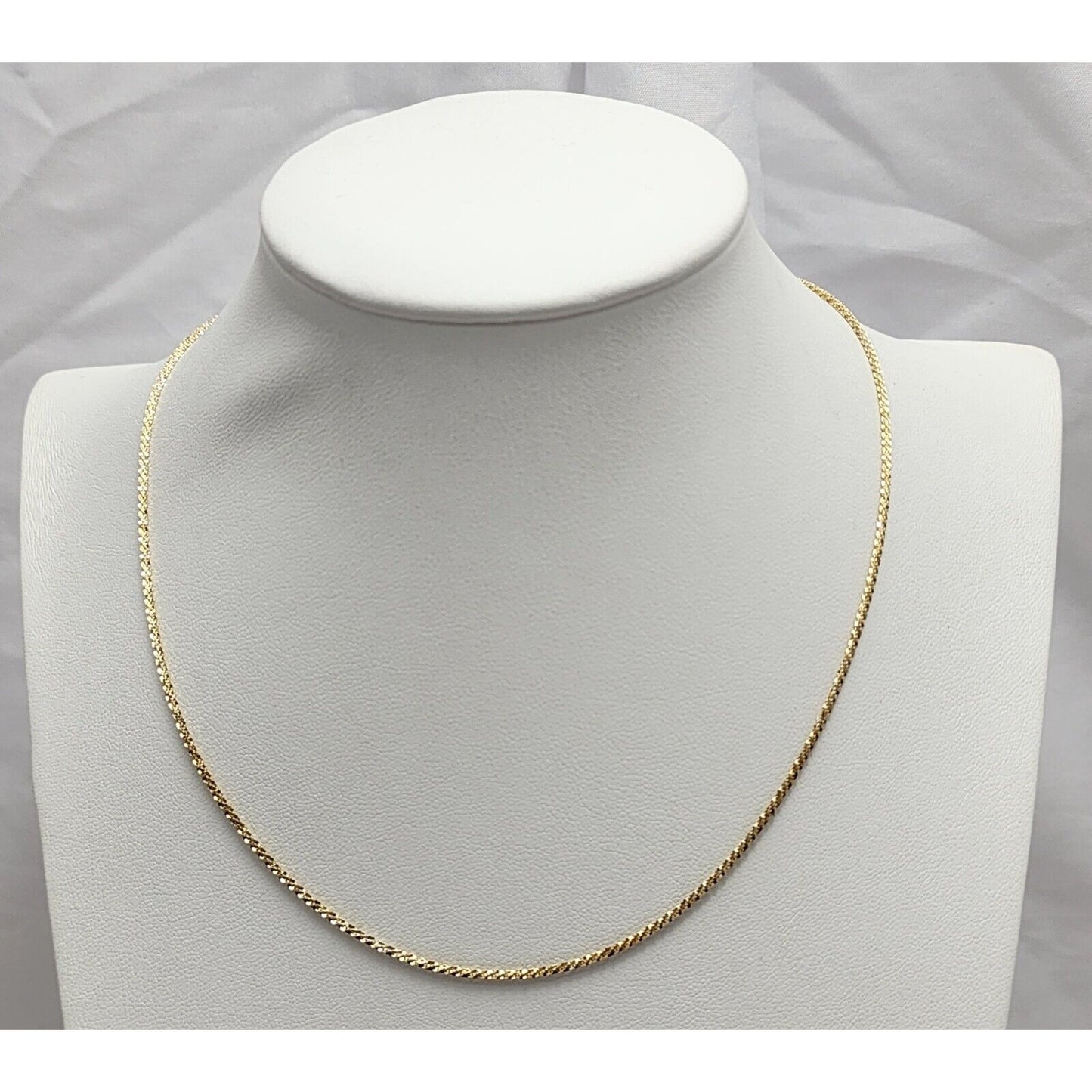 14K Yellow Gold Textured Mesh Chain Necklace