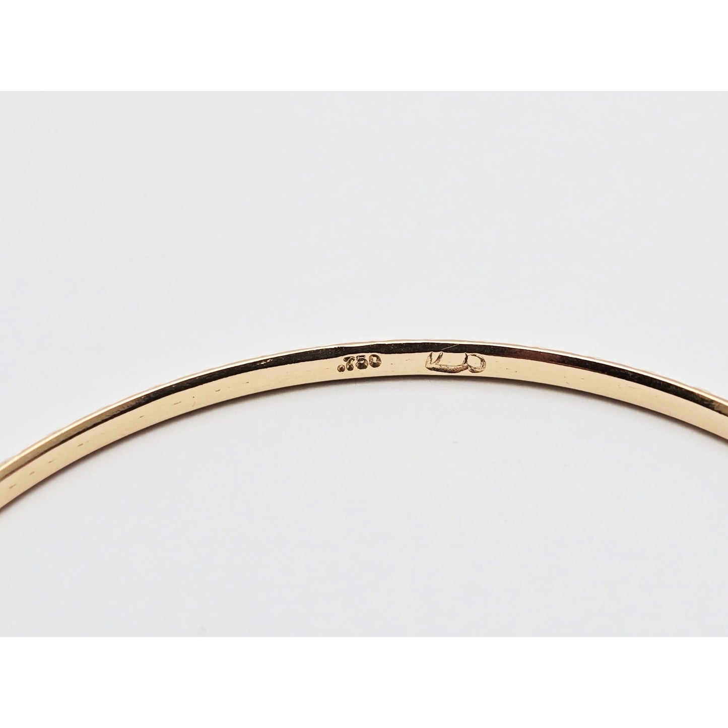 17K Yellow Gold Diamond Cut Bangle Bracelet