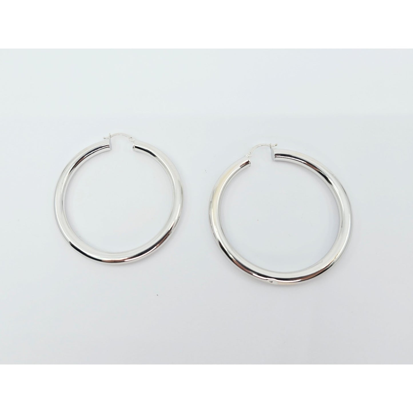Medium 14K White Gold Hinged Round Hoop Earrings