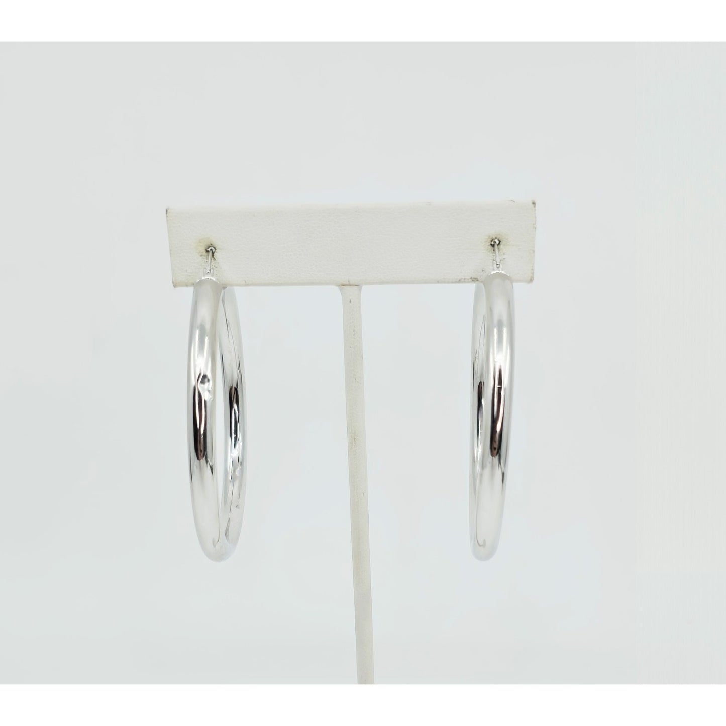 Medium 14K White Gold Hinged Round Hoop Earrings