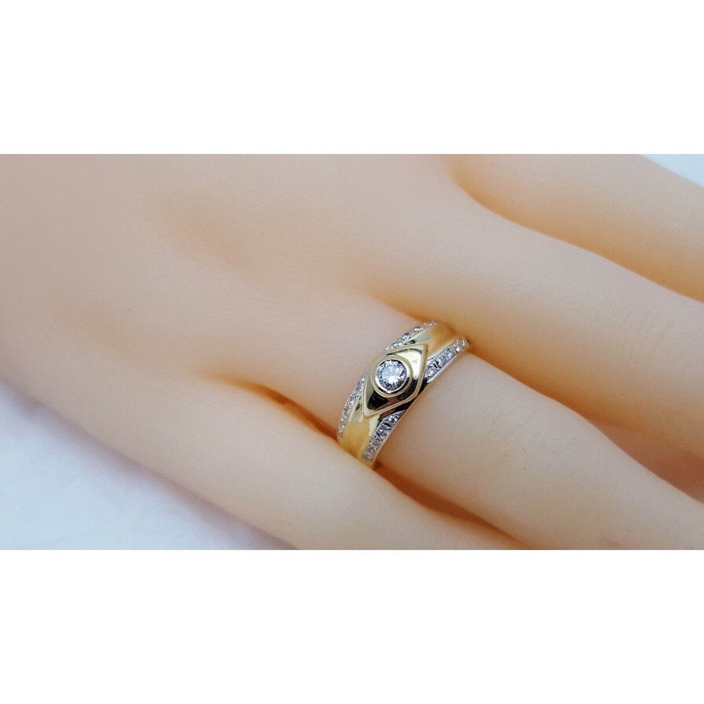 18K Yellow Gold Diamond Wedding Band Ring