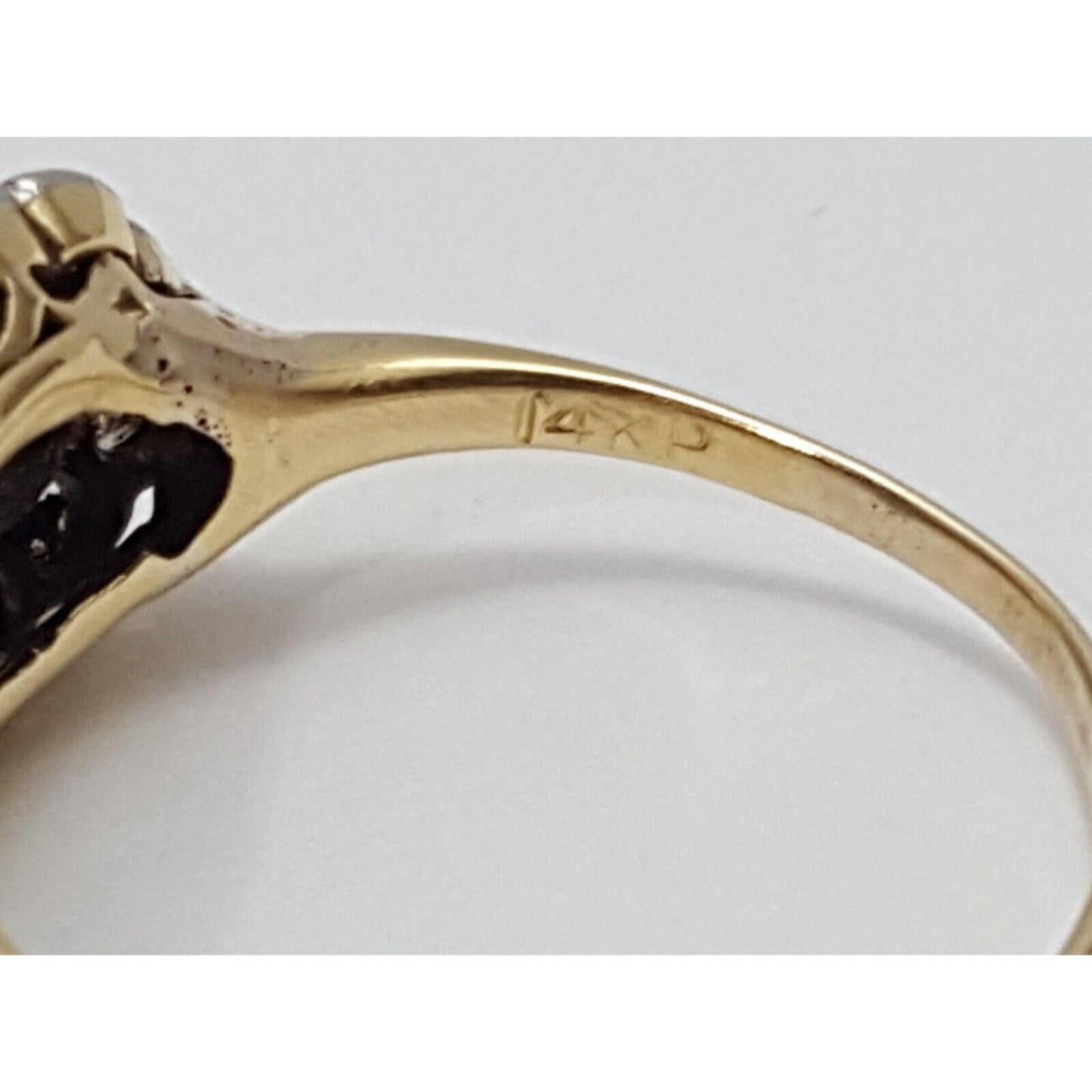 Vintage 14K Two Tone Gold Round Cut Sapphire & Diamond Ring