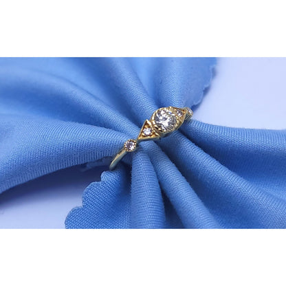 14K Yellow Gold Round Diamond Ring