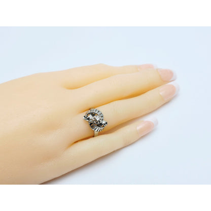 18K White Gold Round Cut Diamond Interlocking Ring