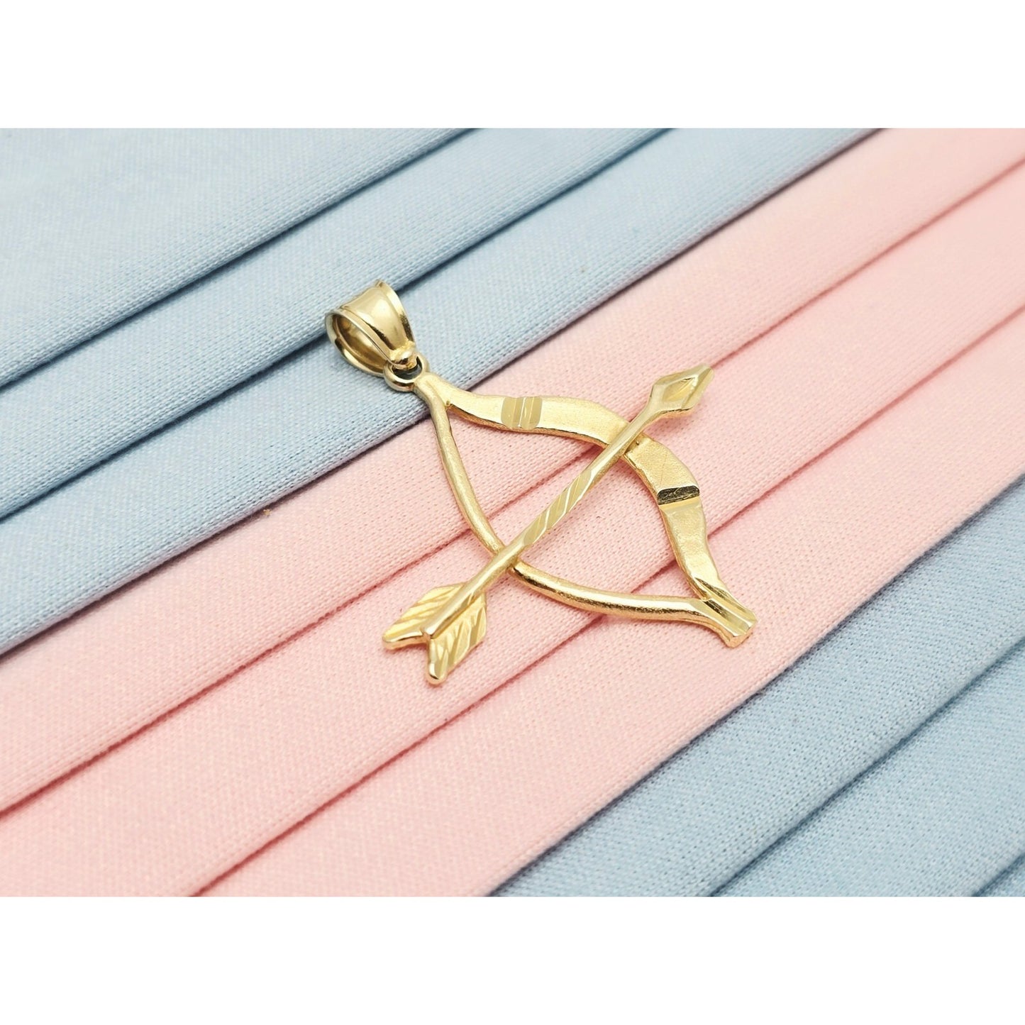 14K Yellow Gold Diamond Cut Bow & Arrow Charm Pendant