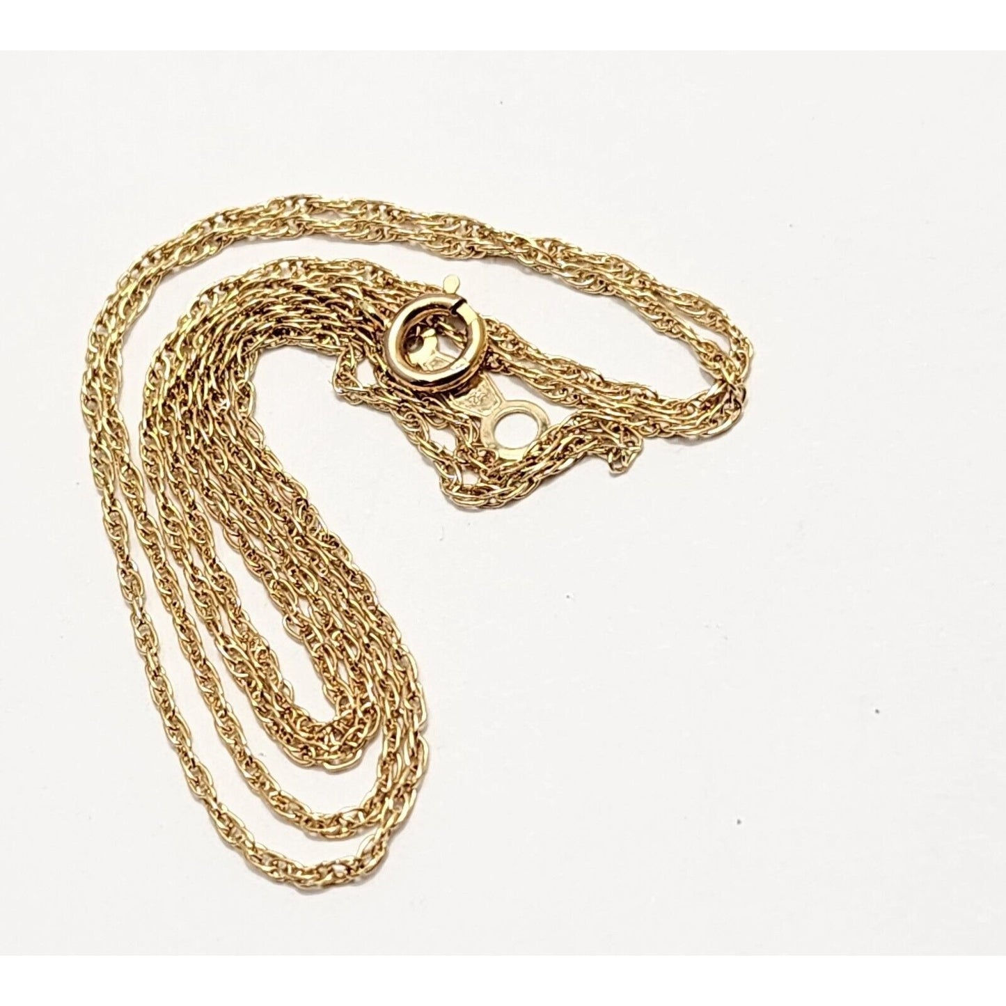 14K Yellow Gold Thin Spiral Rope Chain Necklace