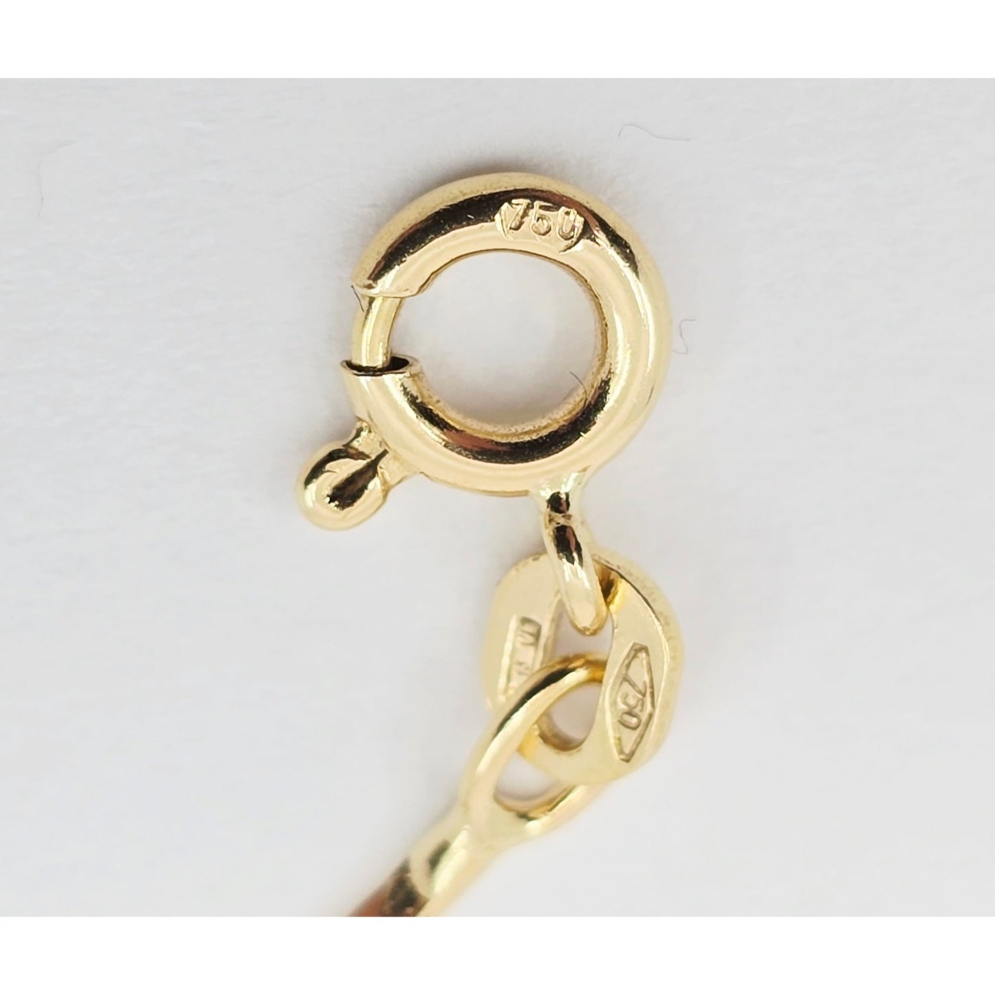 18K Yellow Gold Flat Triangle Cobra Link Chain Necklace