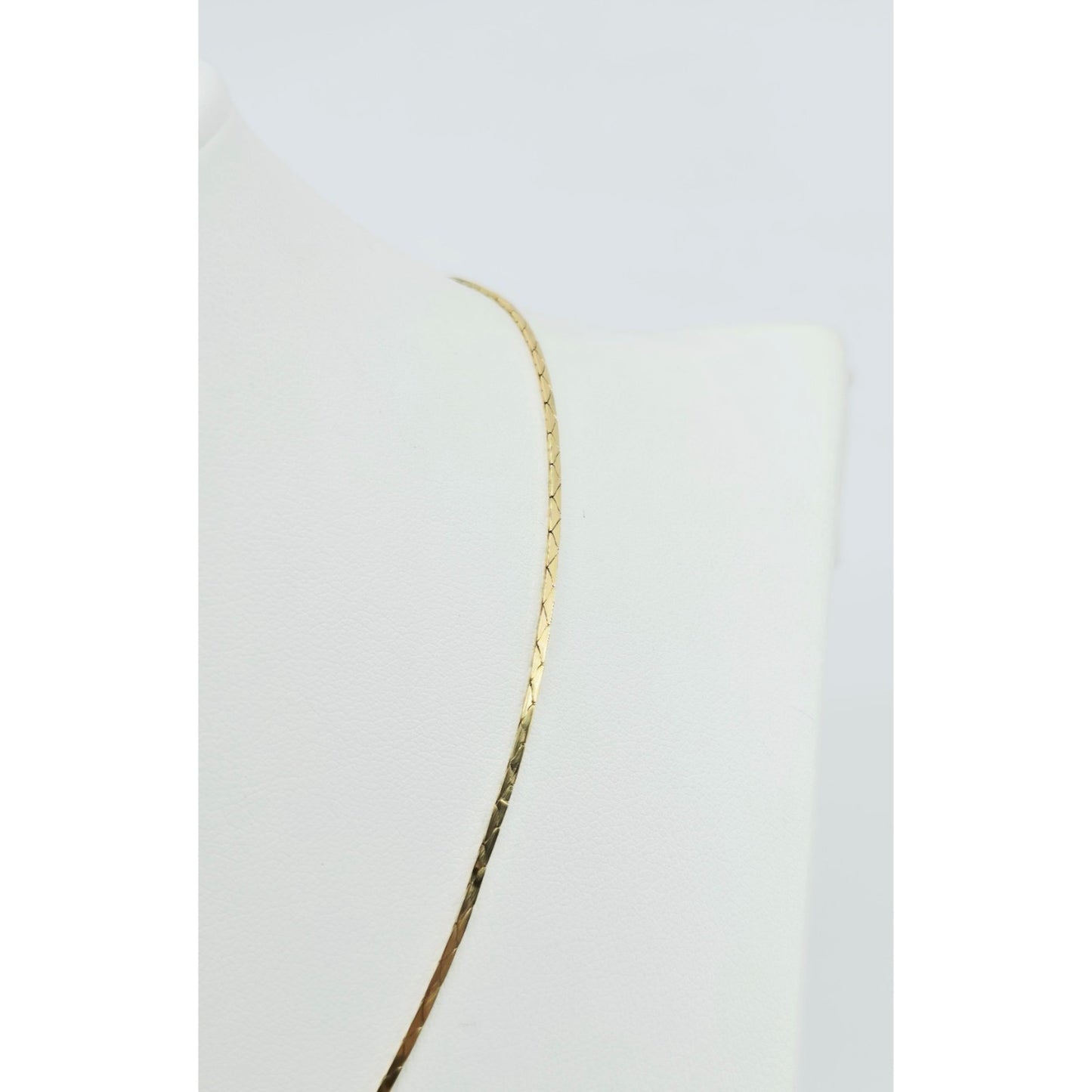 18K Yellow Gold Flat Triangle Cobra Link Chain Necklace