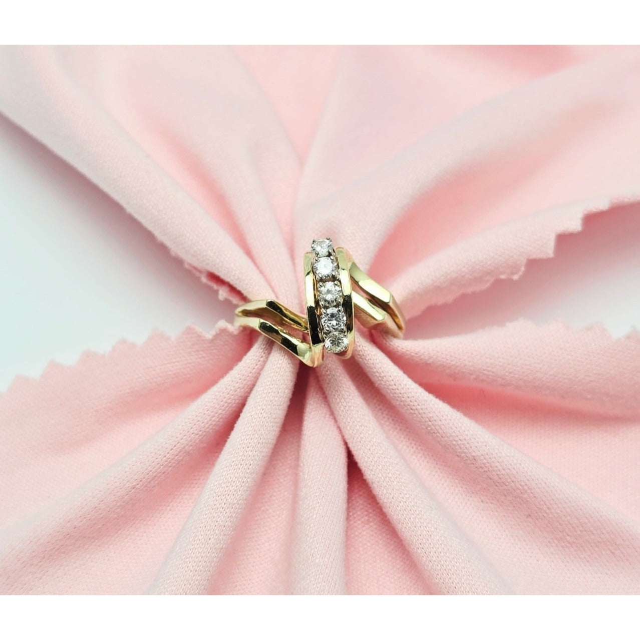 14K Yellow Gold 5 Round Diamond Ring