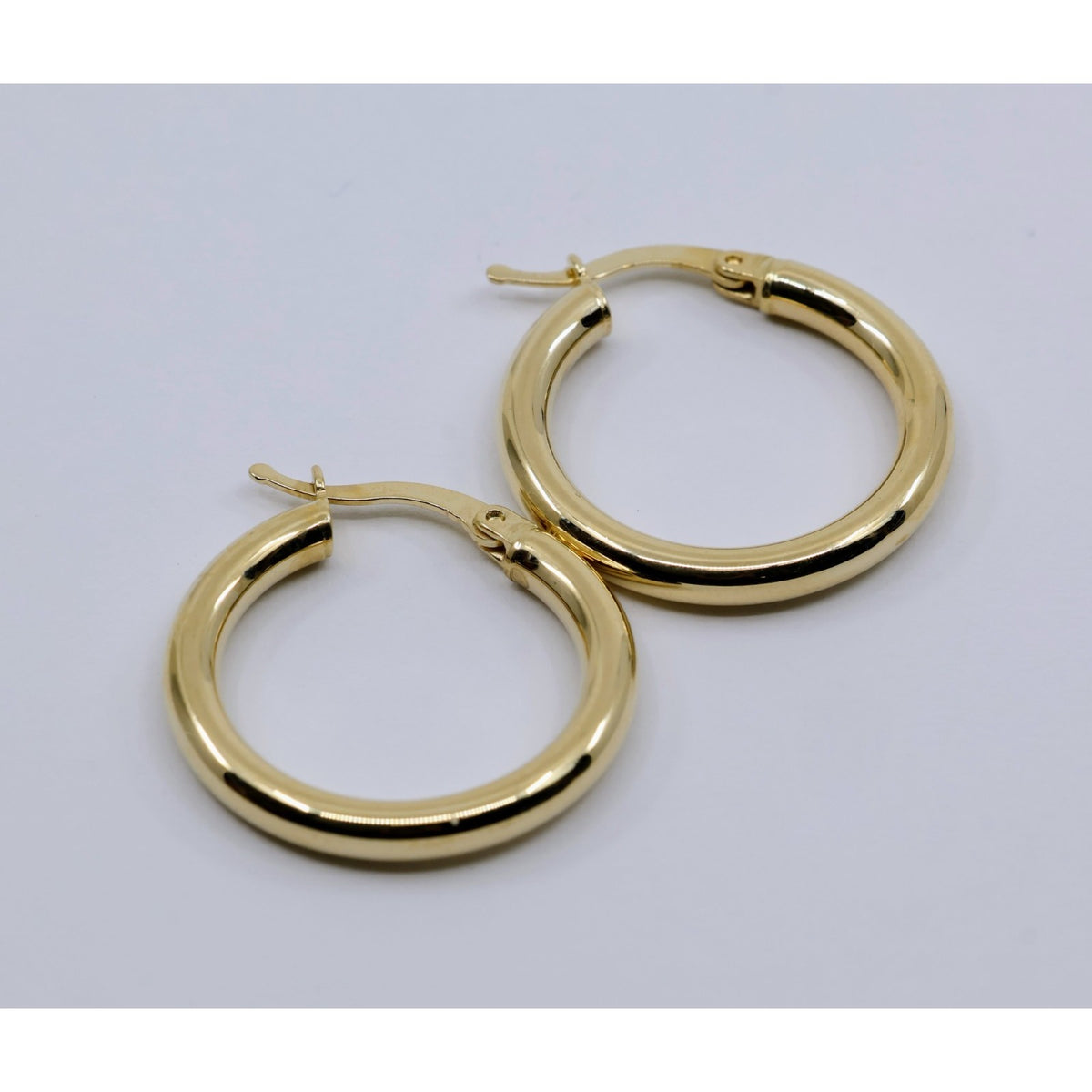 Medium 14K Yellow Gold Hinged Round Tube Hoop Earrings