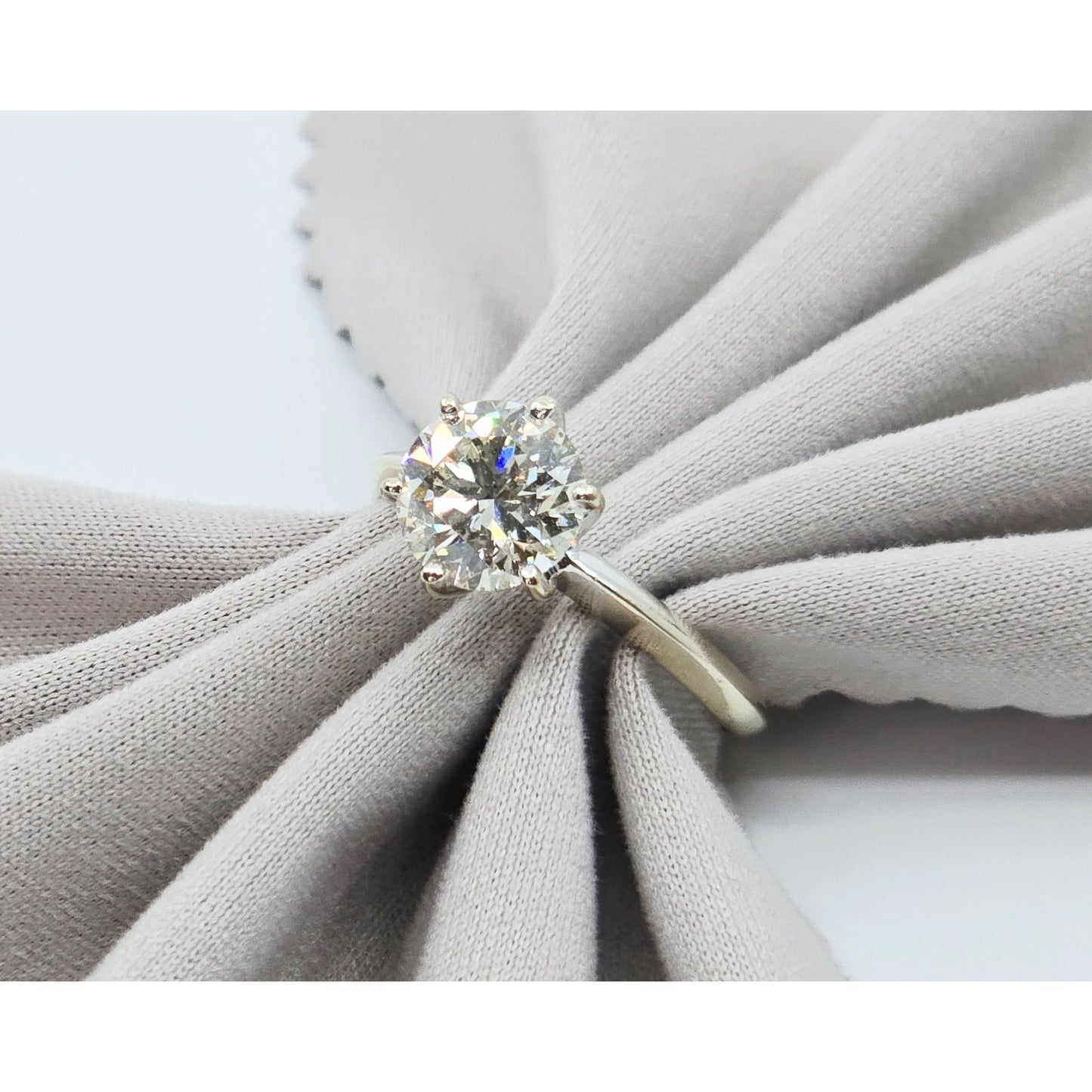 1.75ct Natural Round Cut Solitaire Diamond Engagement 14K White Gold Ring