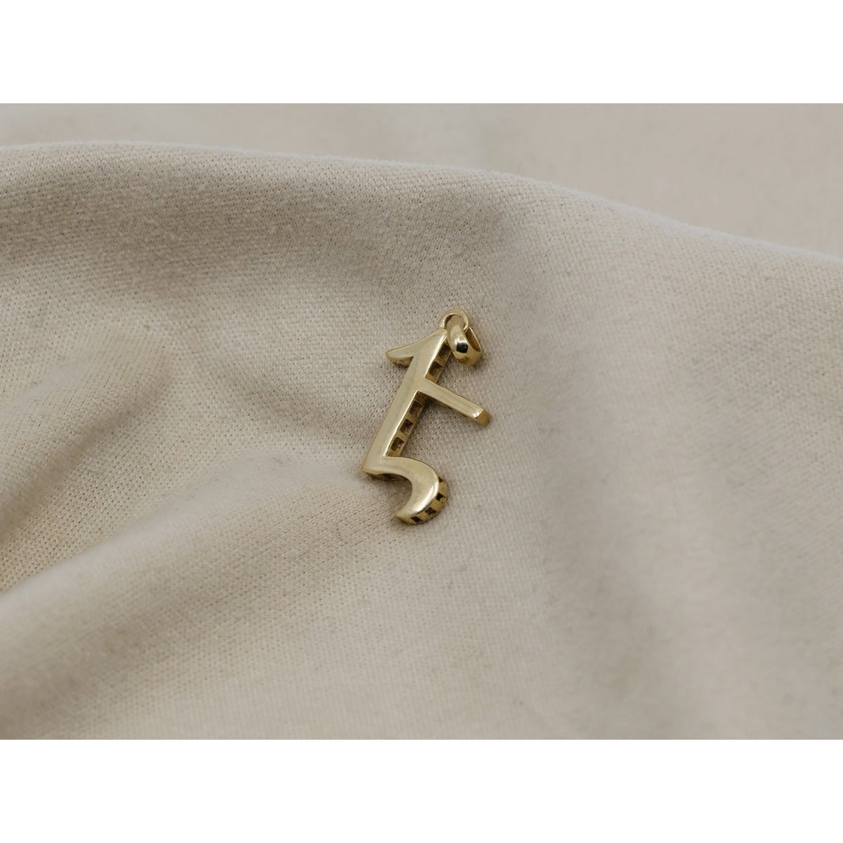 14K Yellow Gold Armenian Initial Letter " E " Charm Pendant