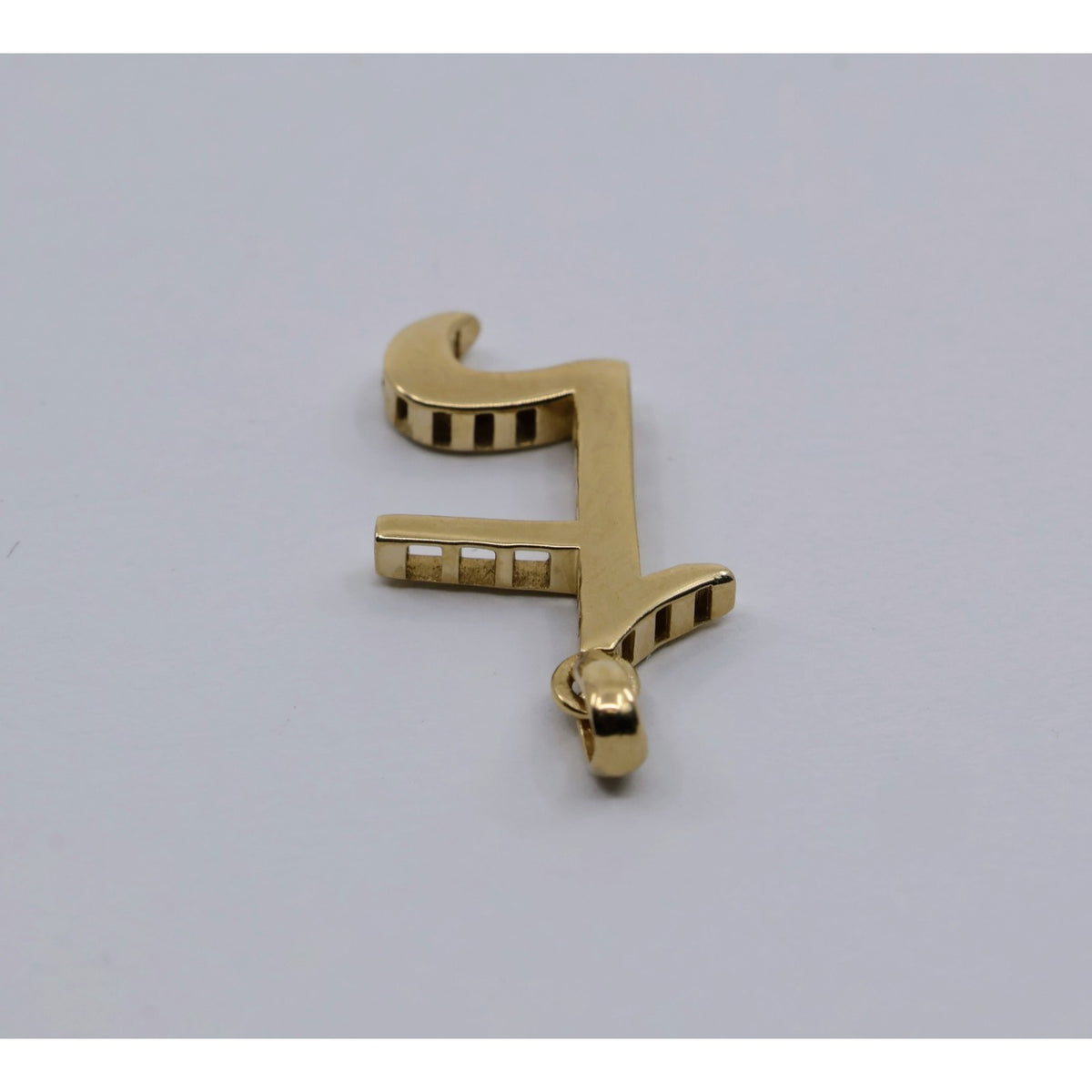14K Yellow Gold Armenian Initial Letter " E " Charm Pendant