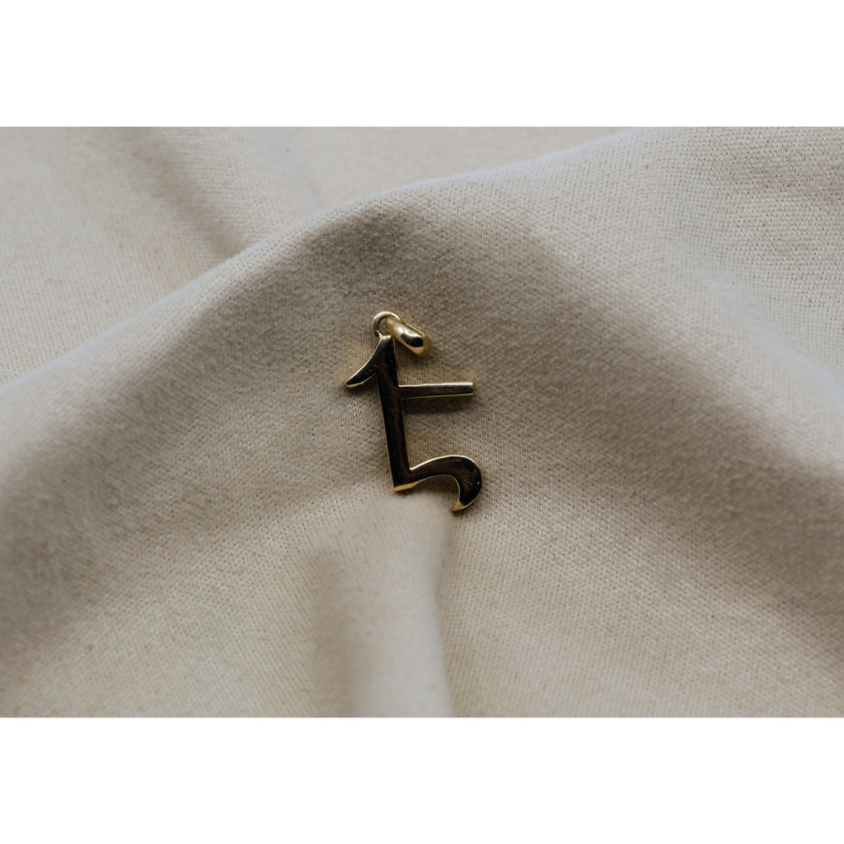 14K Yellow Gold Armenian Initial Letter " E " Charm Pendant