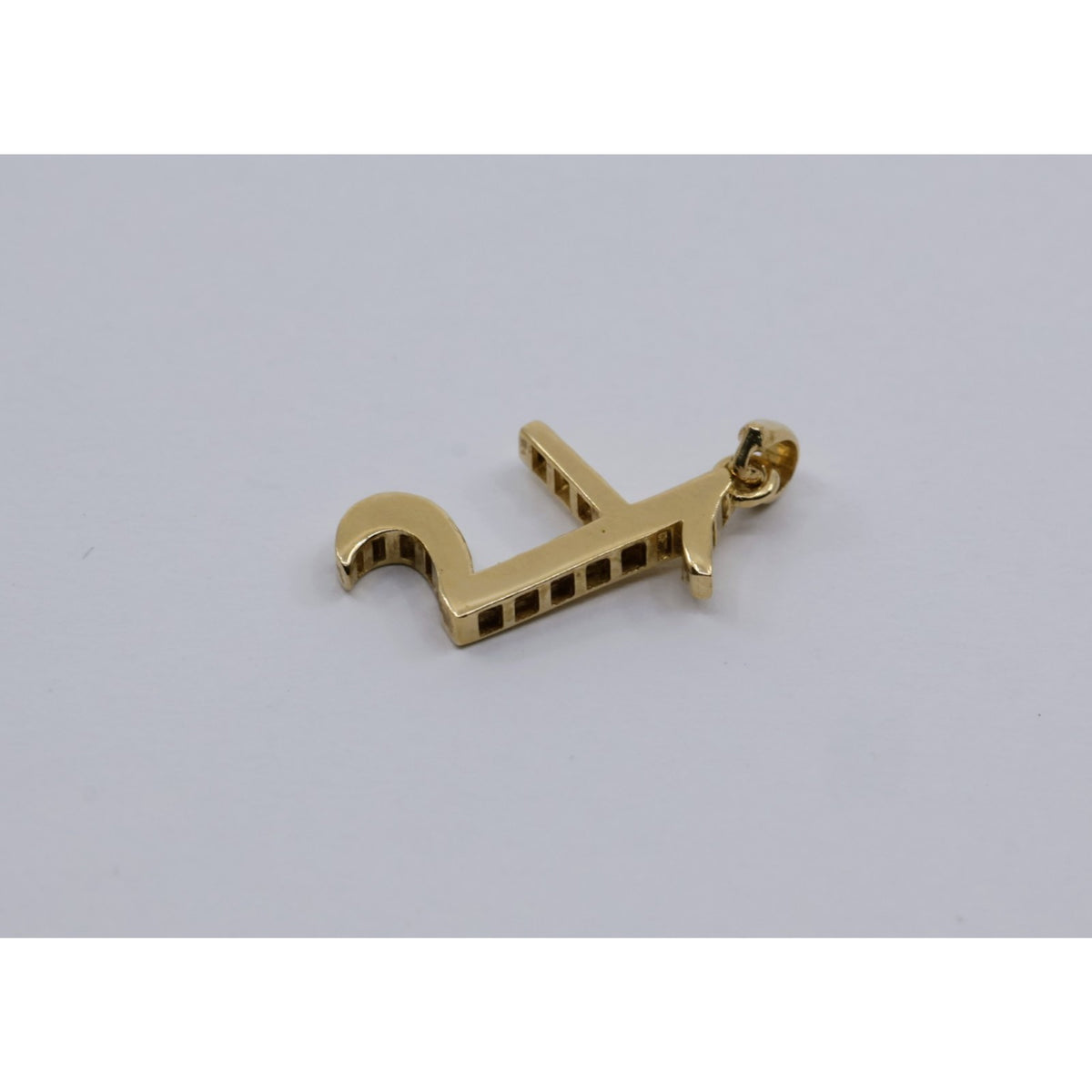 14K Yellow Gold Armenian Initial Letter " E " Charm Pendant