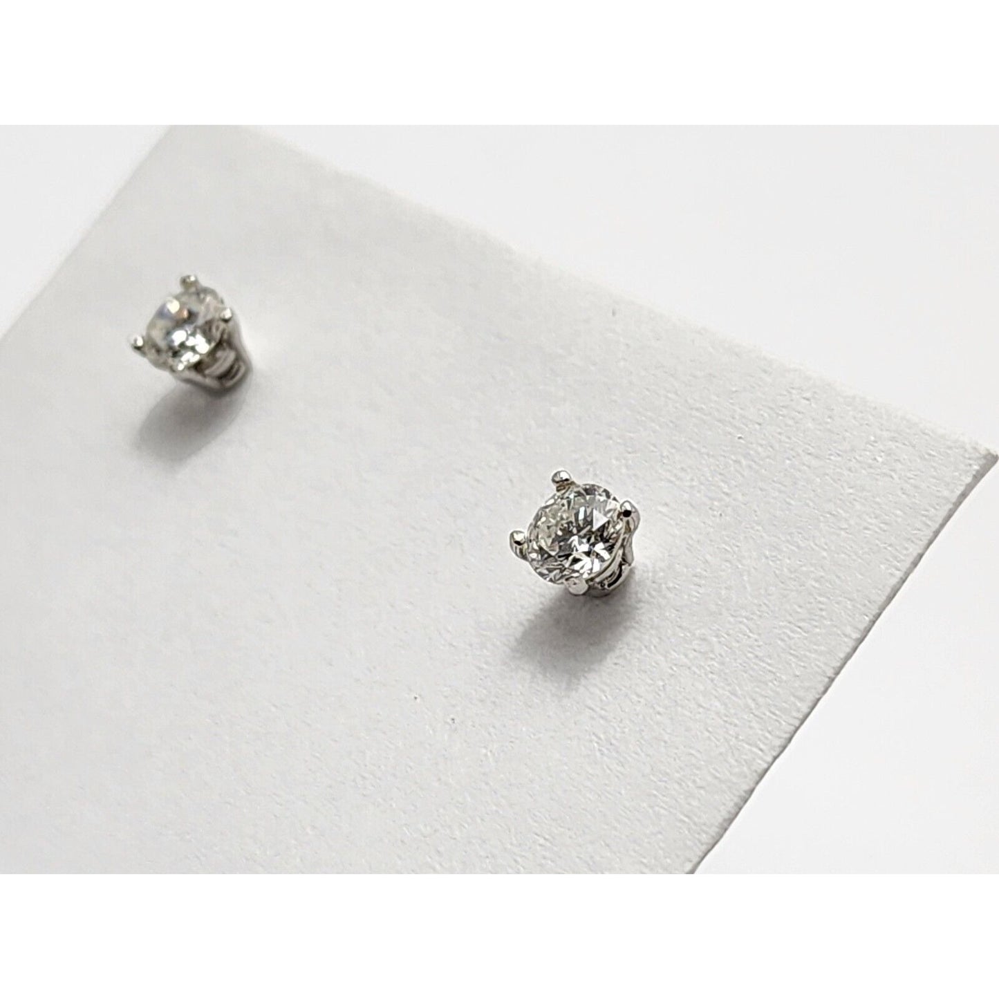 14K White Gold Round Cut Diamond Stud Earrings