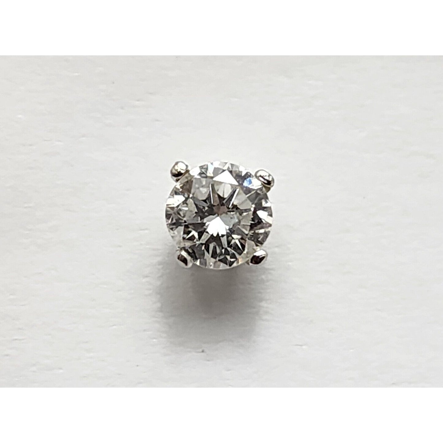 14K White Gold Round Cut Diamond Stud Earrings