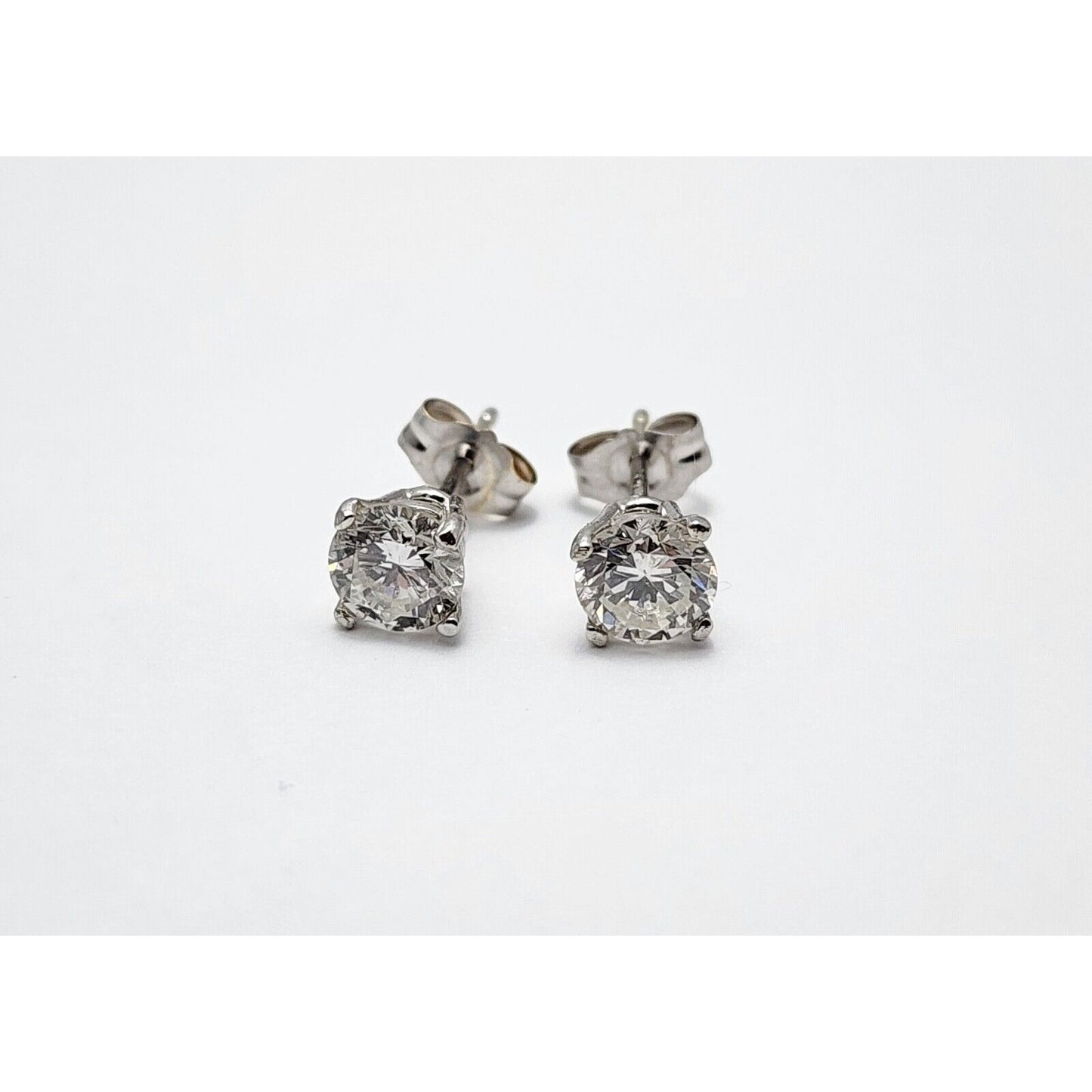 14K White Gold Round Cut Diamond Stud Earrings