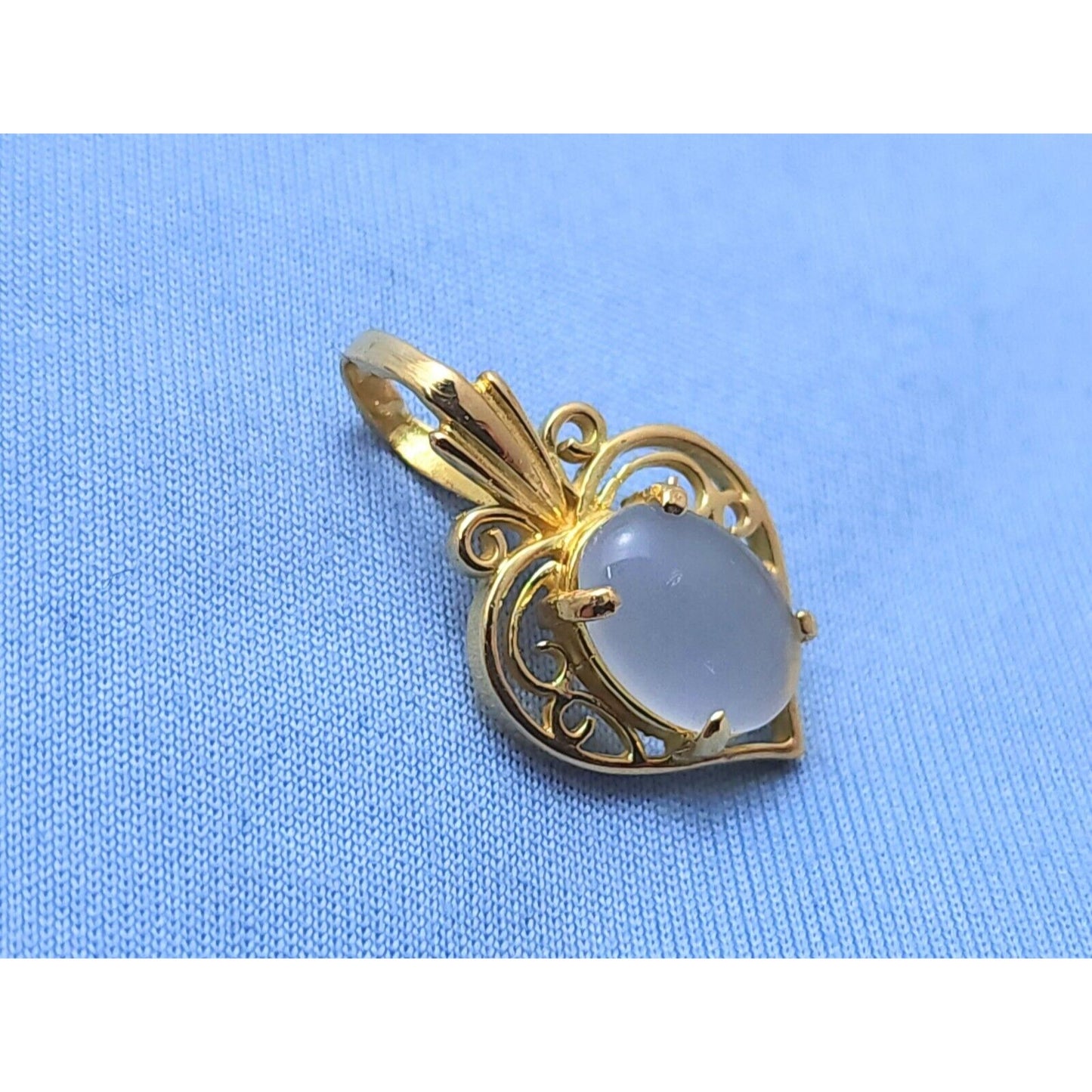 18K Yellow Gold Heart Moonstone Charm Pendant