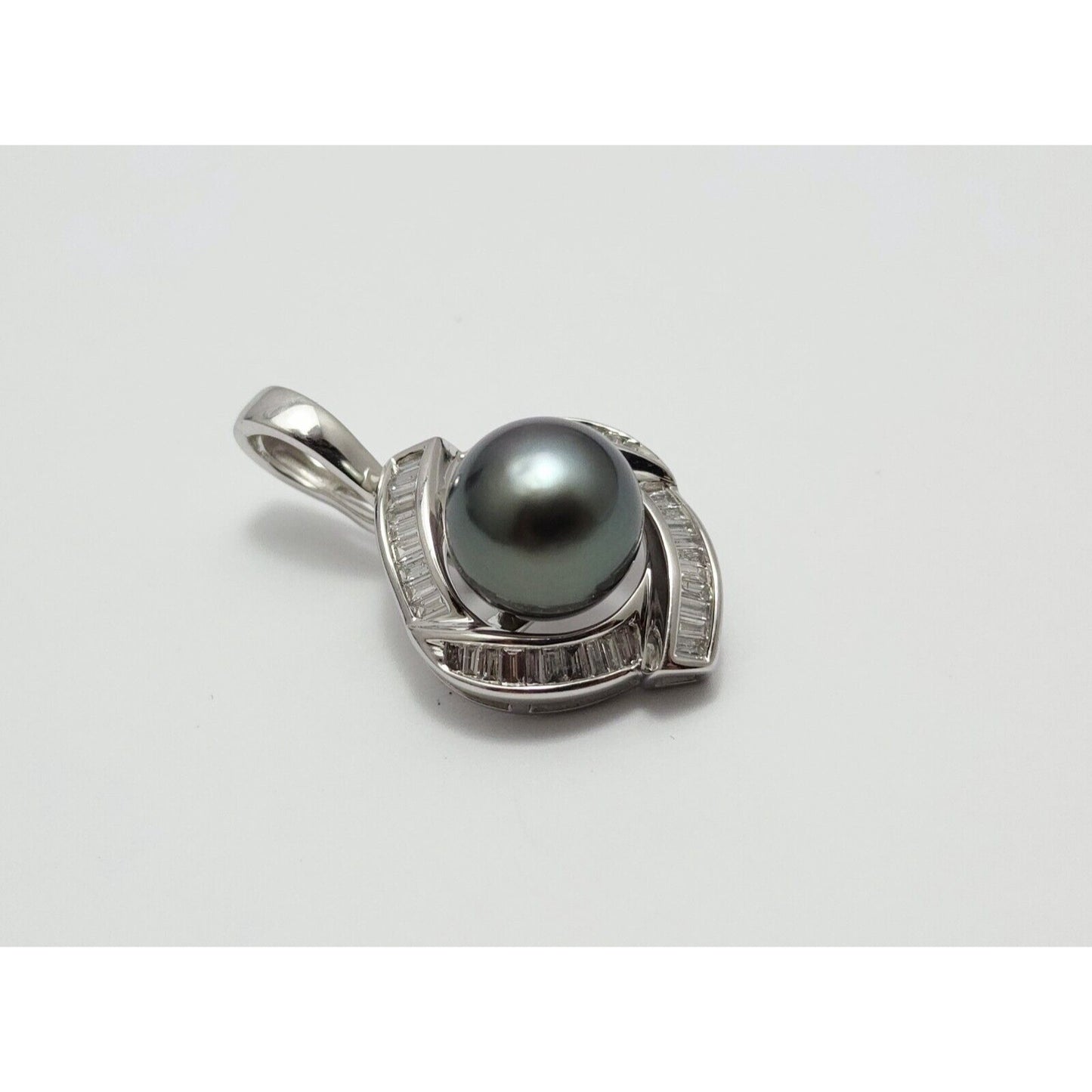 14K Solid White Gold Drop Dangle Tahitian Pearl & Diamond Charm Pendant