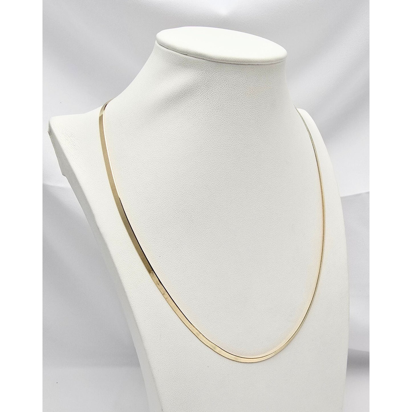 14K Yellow Gold Herringbone Chain Necklace