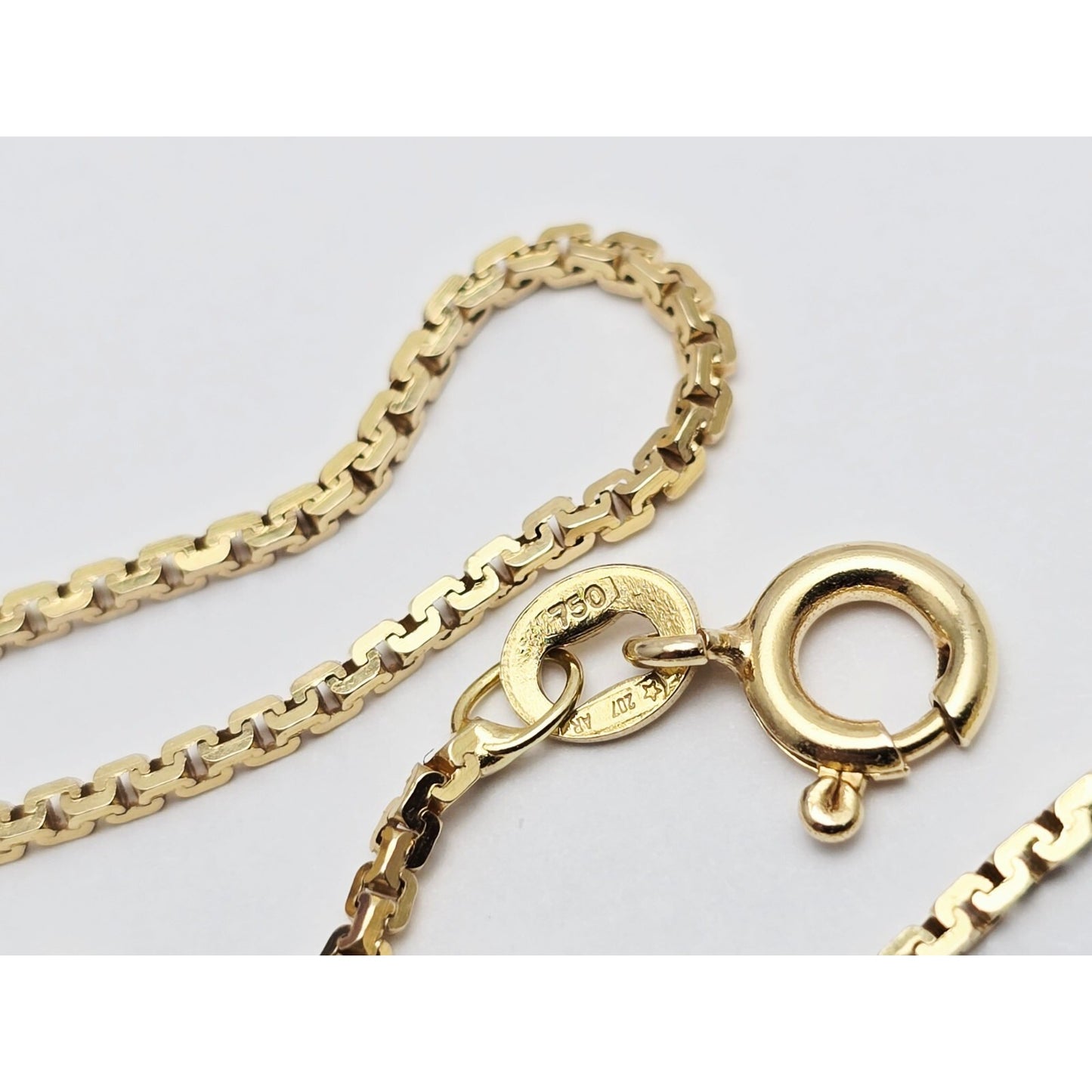 18K Yellow Gold Boxed Serpentine Link Chain Necklace