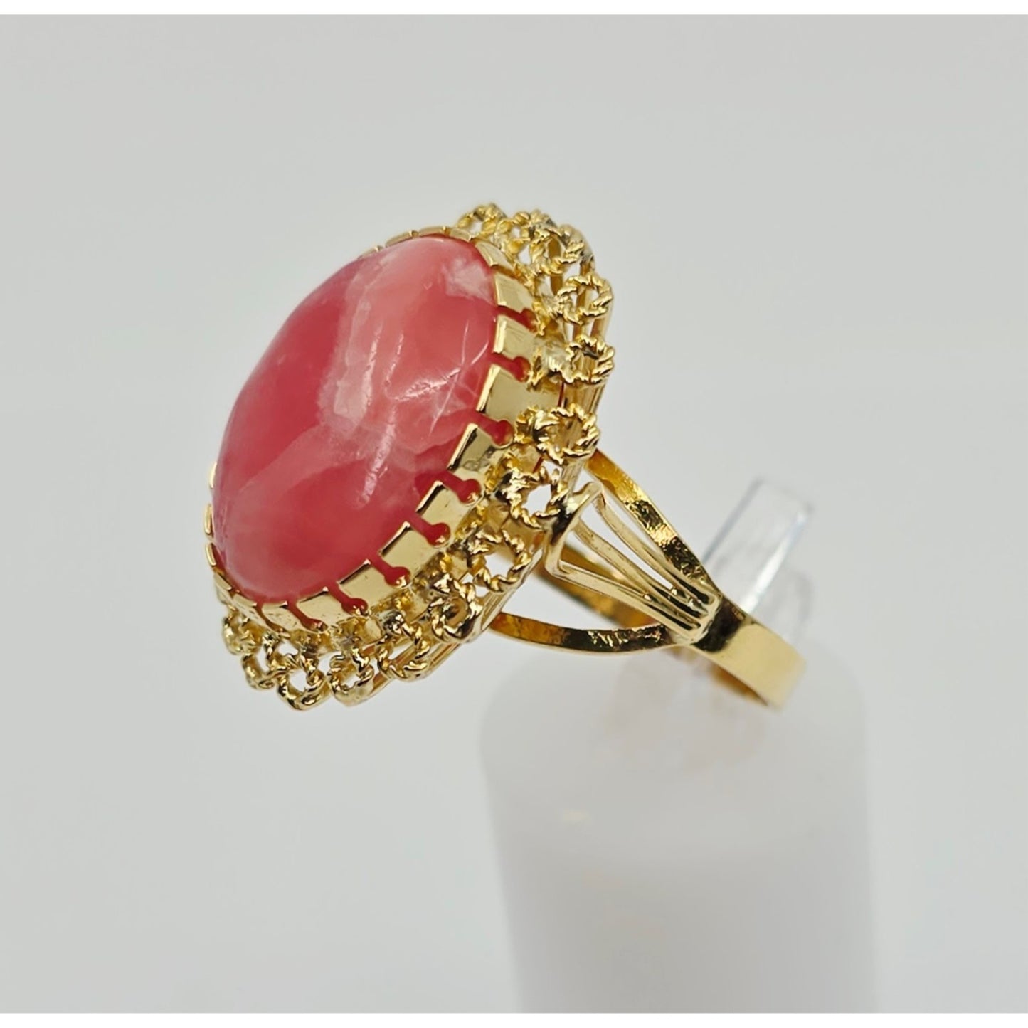18K Yellow Gold Cabochon Rhodochrosite Ring