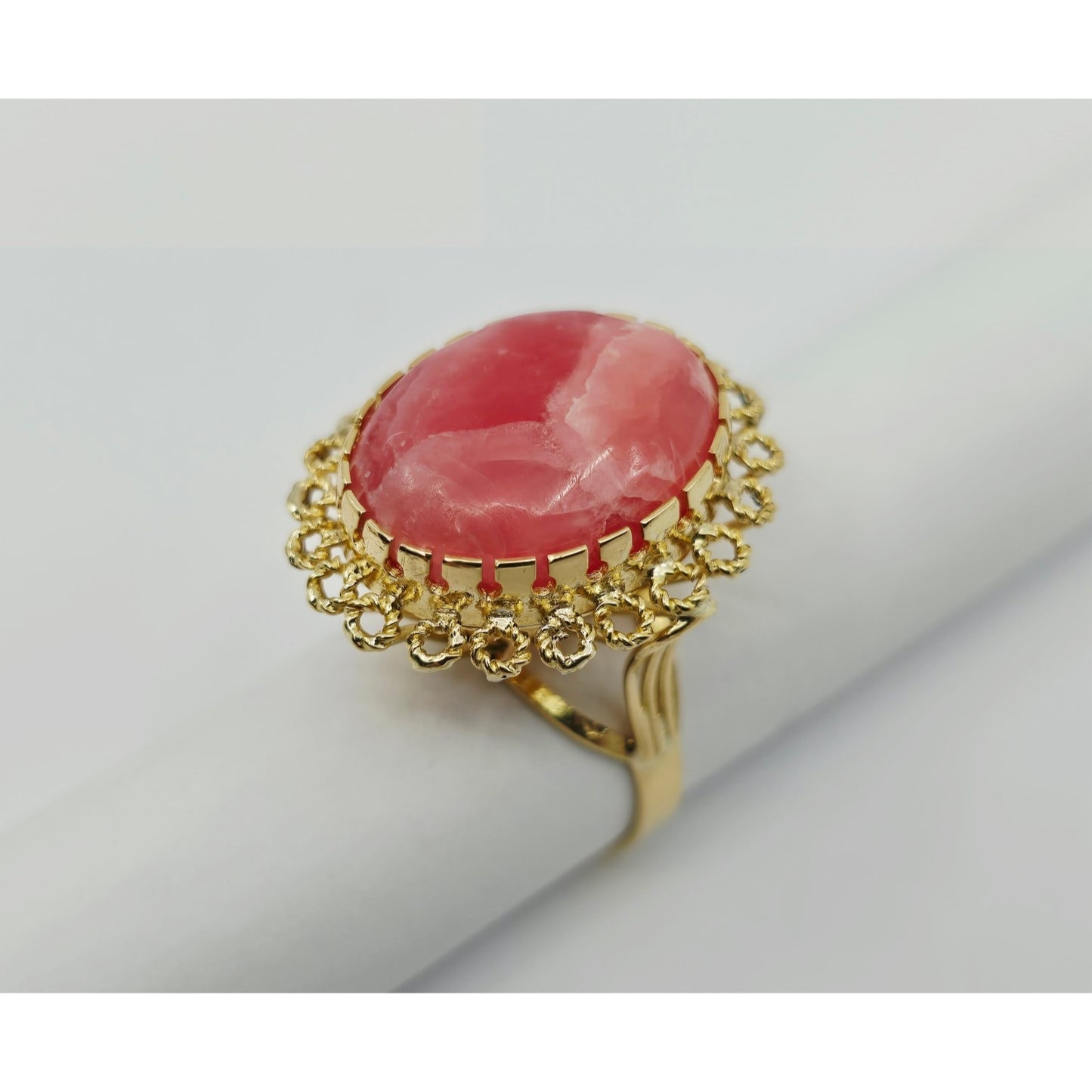 18K Yellow Gold Cabochon Rhodochrosite Ring