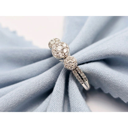 10K White Gold Round Cut Diamond Ring